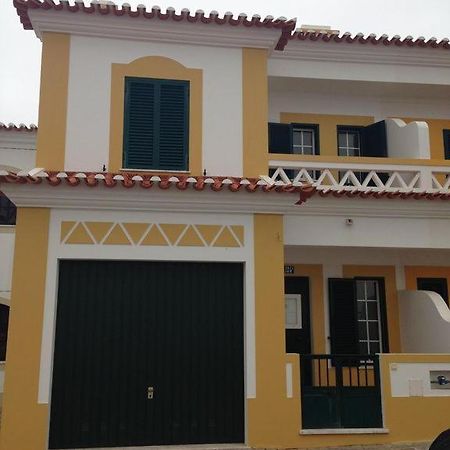 הוילה זמבוז'יירה דו מאר A Casinha Da Tita - Moradia Com Terraco מראה חיצוני תמונה
