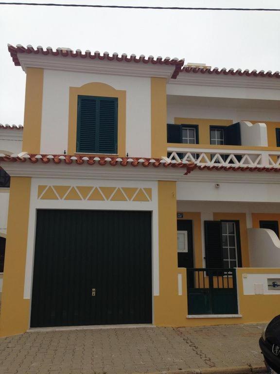 הוילה זמבוז'יירה דו מאר A Casinha Da Tita - Moradia Com Terraco מראה חיצוני תמונה