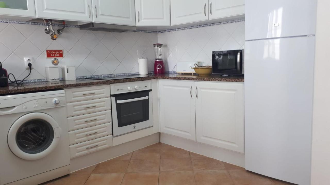 הוילה זמבוז'יירה דו מאר A Casinha Da Tita - Moradia Com Terraco מראה חיצוני תמונה