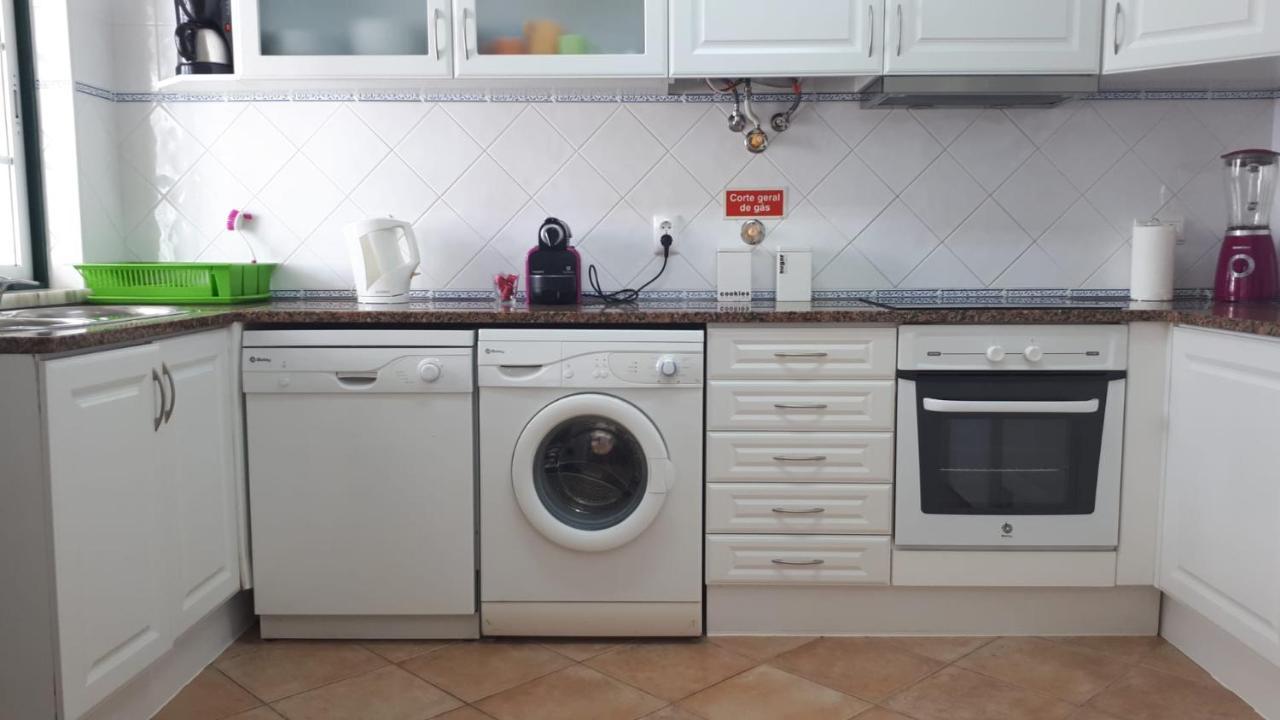 הוילה זמבוז'יירה דו מאר A Casinha Da Tita - Moradia Com Terraco מראה חיצוני תמונה